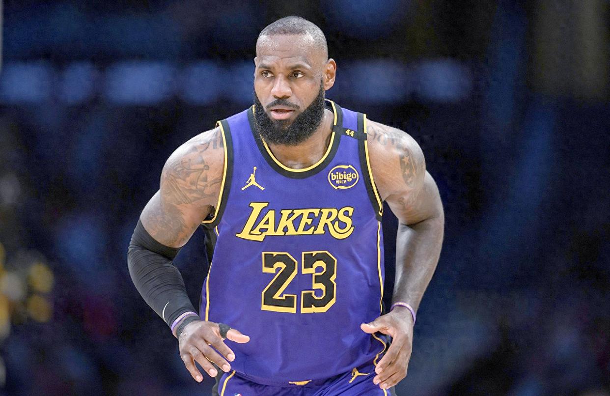 雷速体育- 詹姆斯复出比赛视频 