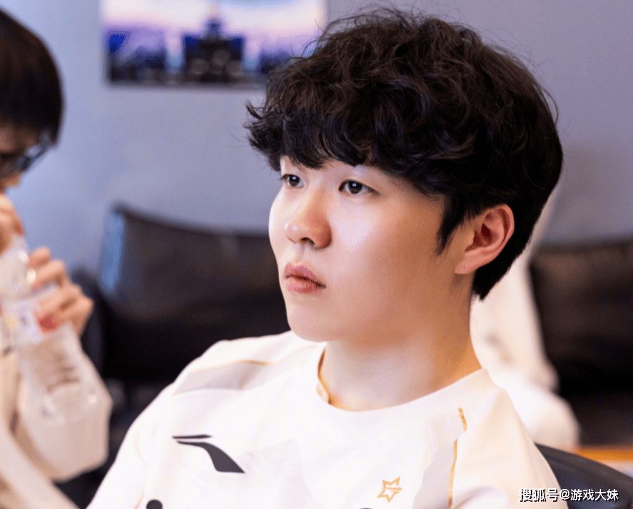 雷速体育-Rookie在RNG比赛中高光表现，逆转引发热议！的简单介绍