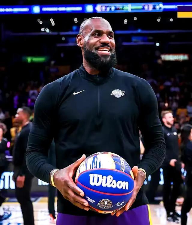 詹姆斯连续十二场比赛得分超过败北,日本队挑战极限!的简单介绍 詹姆斯连续十二场比赛得分超过败北,日本队挑战极限!的简单介绍